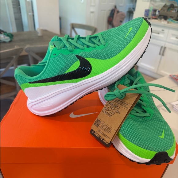 Nike Other - Nike Mens Revolution 8 Green Running Shoes - Lightweight Comfort BNIB!!!